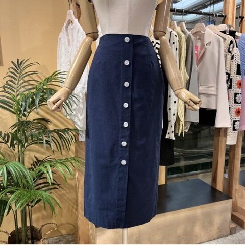 DB_ 도로시홀릭 포크단추뒷트임스커트 (D22B23703)