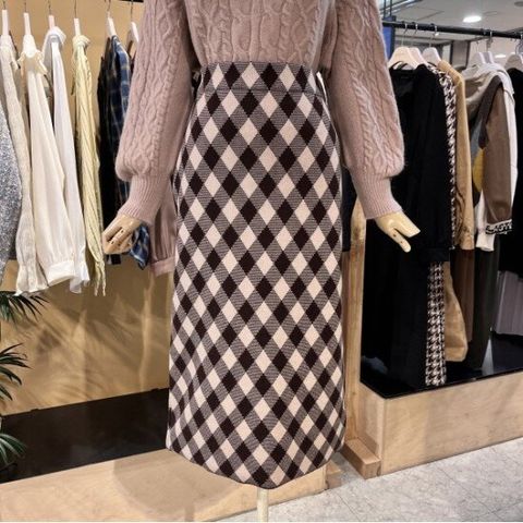 DB_ 도로시홀릭 다이아 체크 뒷트임 스커트 (D22D23389)