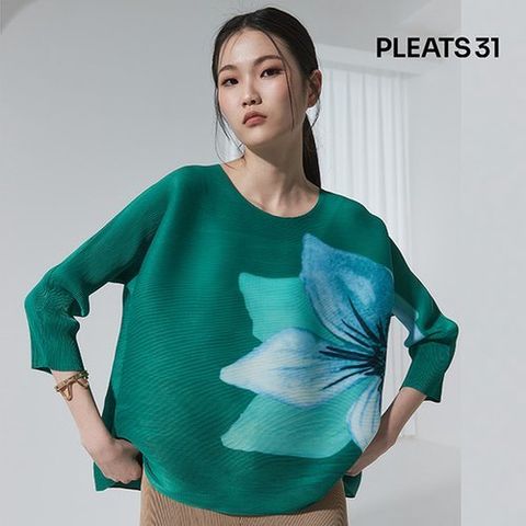 플리츠31 빅 플라워 플리츠 블라우스 1종