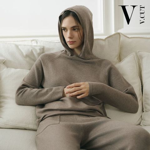 [카드 5%할인][런칭가79,900→ 4만원↓]브이컷 니트셋업3종 (후디풀오버＆베스트＆팬츠)