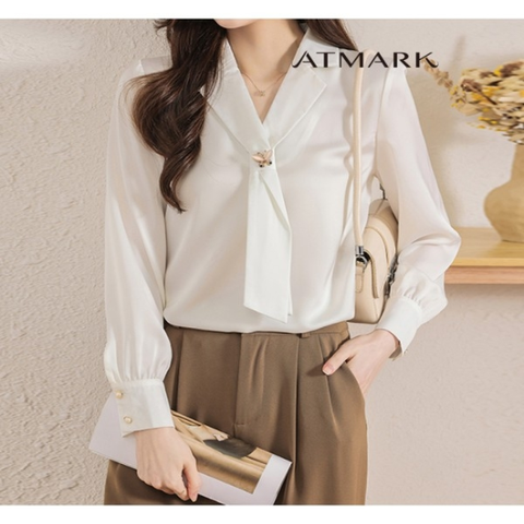 ATMARK 프렌치타이넥블라우스 브로치SETAA51BL003G