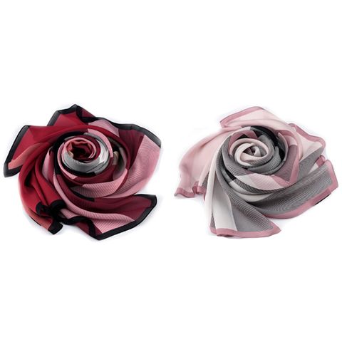 버버리 라이트체크 실크 스카프