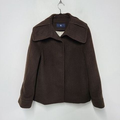 F361 구호 코트