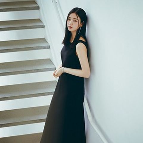 셀렙샵에디션 최초가79 900원]24SS 슬리브리스 미니멀 롱 원피스 304192