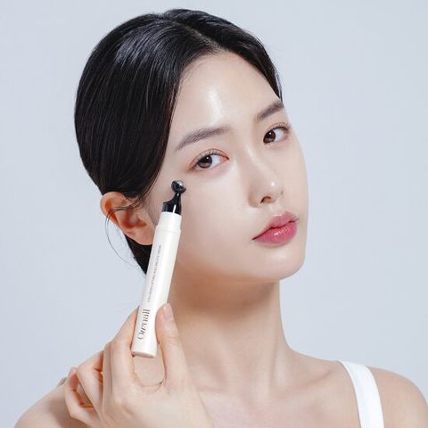 오운올 바르는 단백질 콜라겐 리프팅 롤링 아이 크림