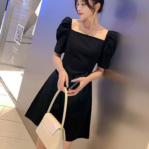 여성스런 여성 퍼프 벌룬 블랙 미니 원피스