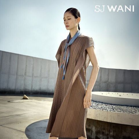 SJ와니 오블리크 플리츠 원피스 세트 [런칭 가격 139,900원]