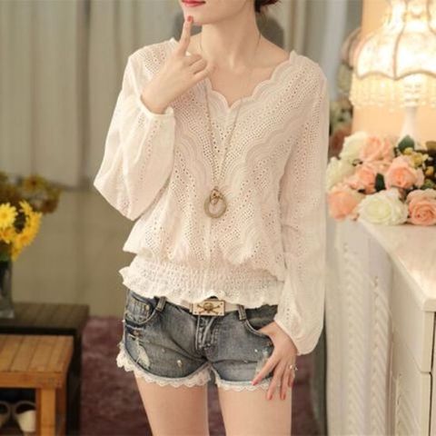 F7904/예쁨주의/허리셔링 펀칭레이스 V넥 블라우스/