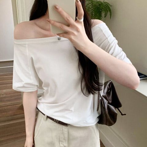[웬디]심플 슬림 오프숄더 티셔츠 TS13363