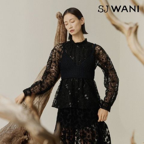 SJ와니 25FW 꾸뛰르 스팽글 블라우스 1종