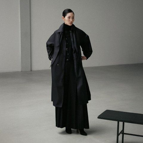 르네크루 25FW 원피스형 트렌치코트+넥카프