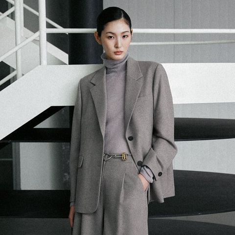 르네크루 25FW 울캐시미어 오버핏 슬릿재킷 + 스크런치