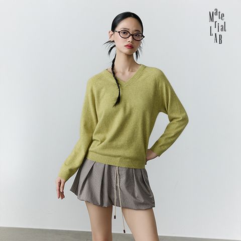 머티리얼랩 25FW 라쿤 울 퍼로우(Fur-raw) 브이넥 니트