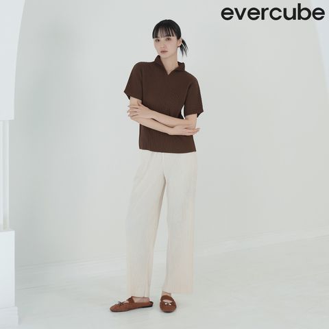 에바큐브 26SS 크리스탈플리츠 일자핏 팬츠
