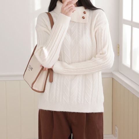 [르베리나] 오블리 버튼 포인트 목폴라 니트 티셔츠