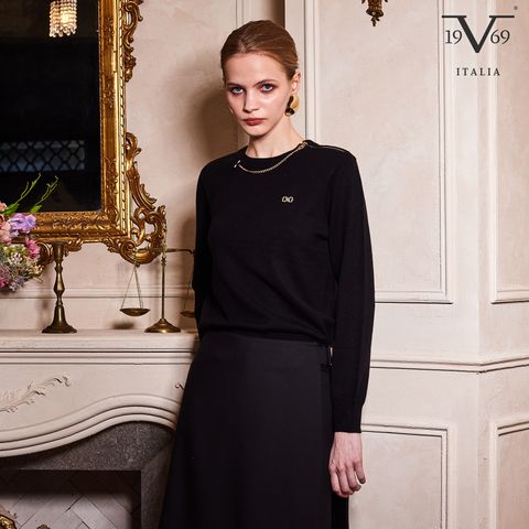 V19.69 ITALIA 25F/W 골드컬러체인 네크리스 니트탑