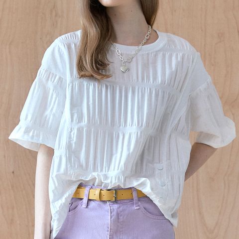 [마쟈] 버튼포인트 엠보 셔링 블라우스 ZC05QB031ON