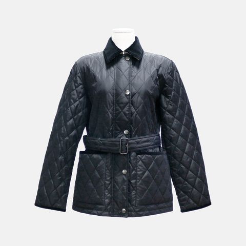 (버버리) 카라 벨티드 퀼팅 재킷(8110378)