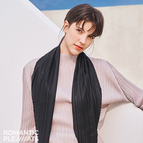 [론칭가 59000원] 신영와코루 로맨틱플리츠 베이직 블랙 스카프 (총장:137cm)