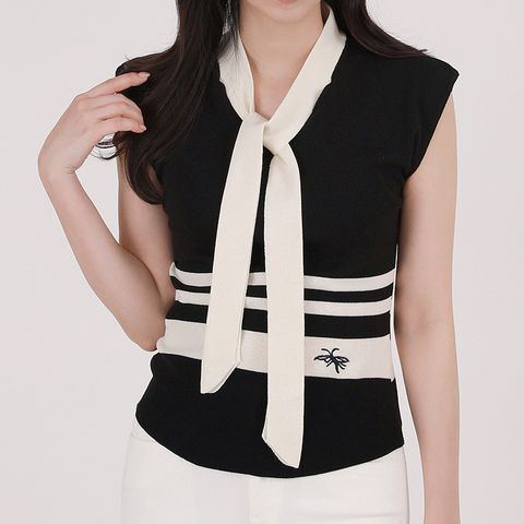 [르베리나] 마아 넥 스트랩 허리 포인트 나시 티셔츠