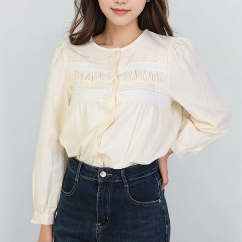 [르베리나] 레이스 셔링 버튼 블라우스