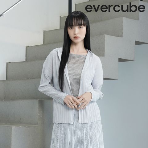 에바큐브 26SS Mix플리츠 후드 자켓