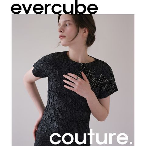 [에바큐브 Couture] 폴카도트 블룸 G플리츠 블라우스