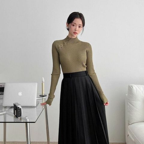 [하프클럽/다잇템]여자 하이넥 버튼 모크넥 블랙니트 FW 티셔츠