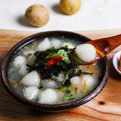 전통감자옹심이 6봉+명작 생감자 납작 옹심이 2봉+분말육수 8포