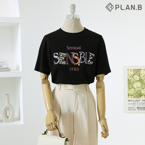 [한정수량/패플단독] 진주 장식 영문 자수 티셔츠_P2304TS058B
