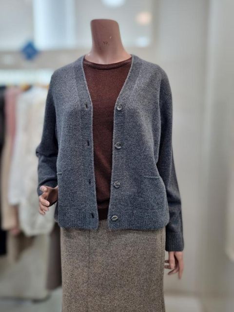 세이브존06 홀가먼트 V넥가디건 A4W9K207