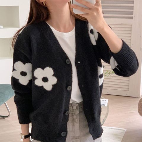 [다잇템] 여자 FW V넥 꽃무늬가디건 버튼 귀여운 가디건