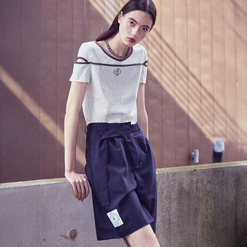 [바이탈싸인] [LINE] Unbalanced Strap Bermuda Pants 428519