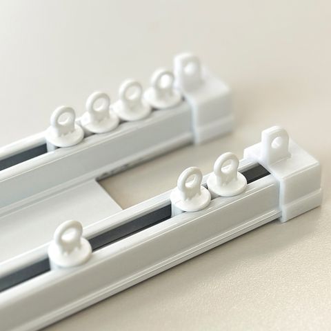 부드러운 이중레일 8자 화이트