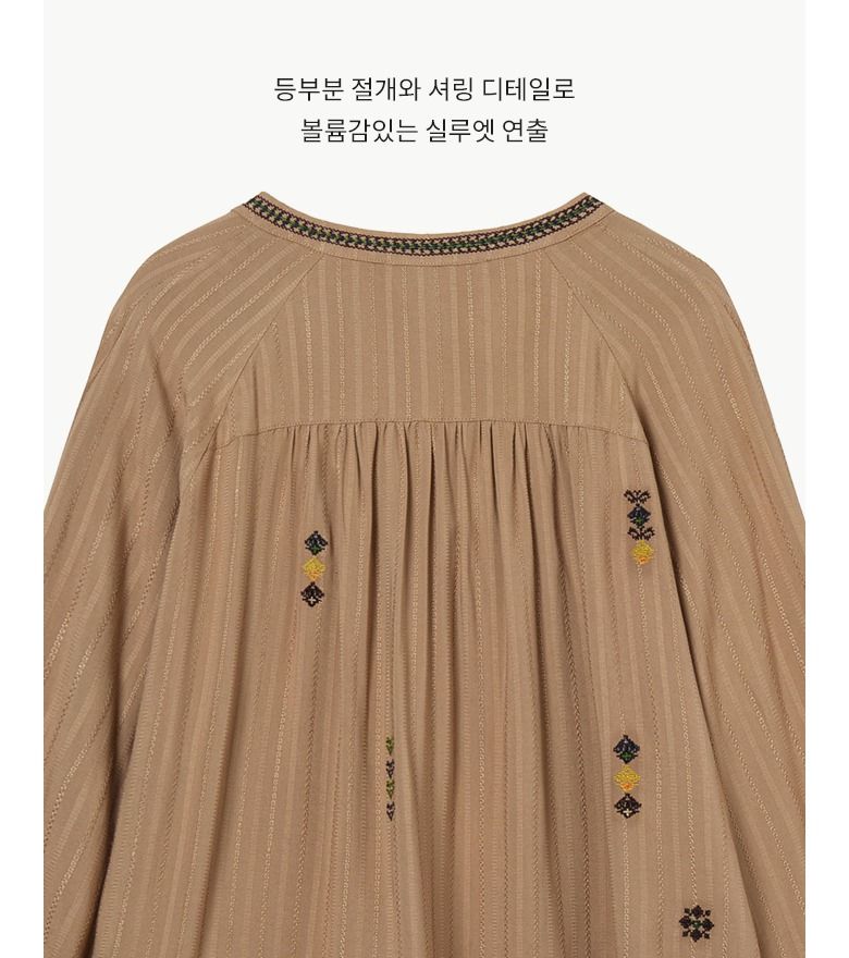 [최초가 89,900원] 26SS 에스닉 테슬 블라우스
