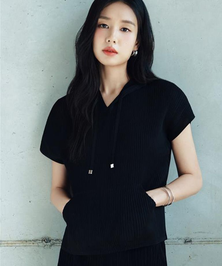 [최초가69,900]X요이츠 26SS 플리츠 후드 스트링 블라우스