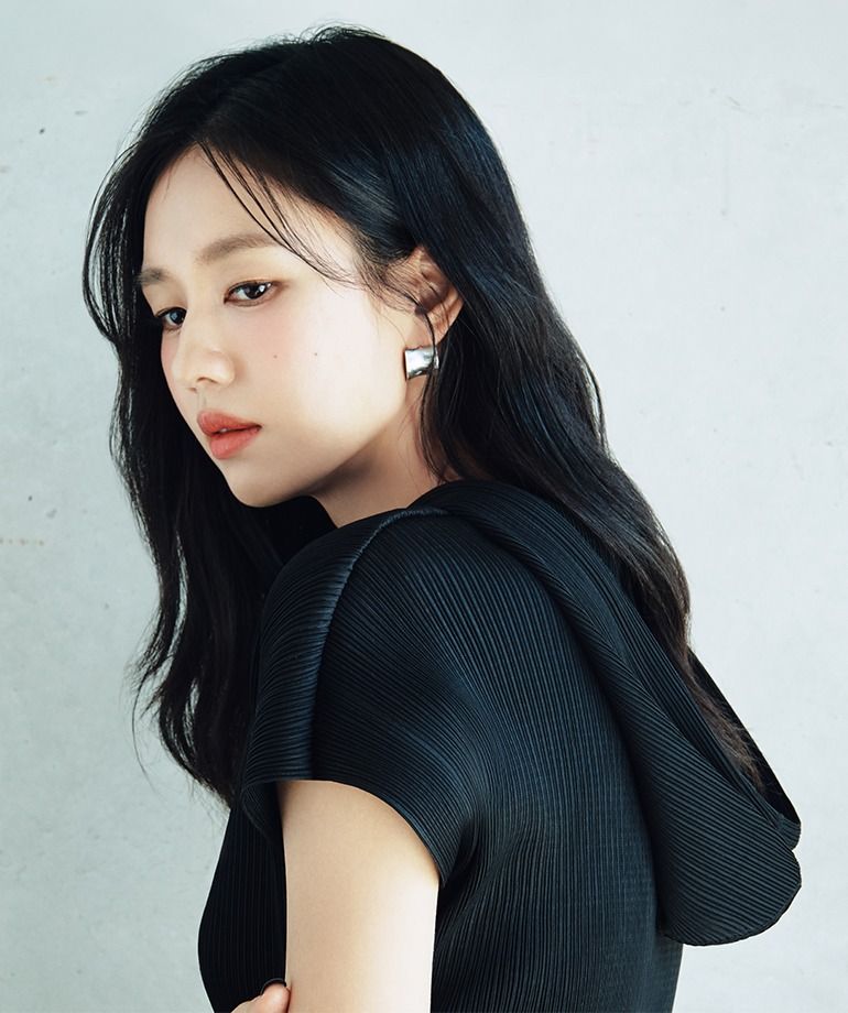 [최초가69,900]X요이츠 26SS 플리츠 후드 스트링 블라우스