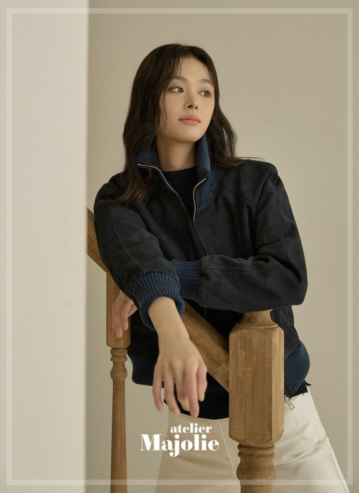 로보에서 엄선한 이탈리안 리얼 스웨이드 소재 사용 아뜰리에마졸리 고트 스웨이드 보머 재킷 1종 [24SS 최신상]