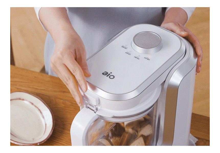 [런칭 가격 399,000원] 아이오 듀얼스핀 블렌더 UB-3000 알아서 척척 로봇블렌더