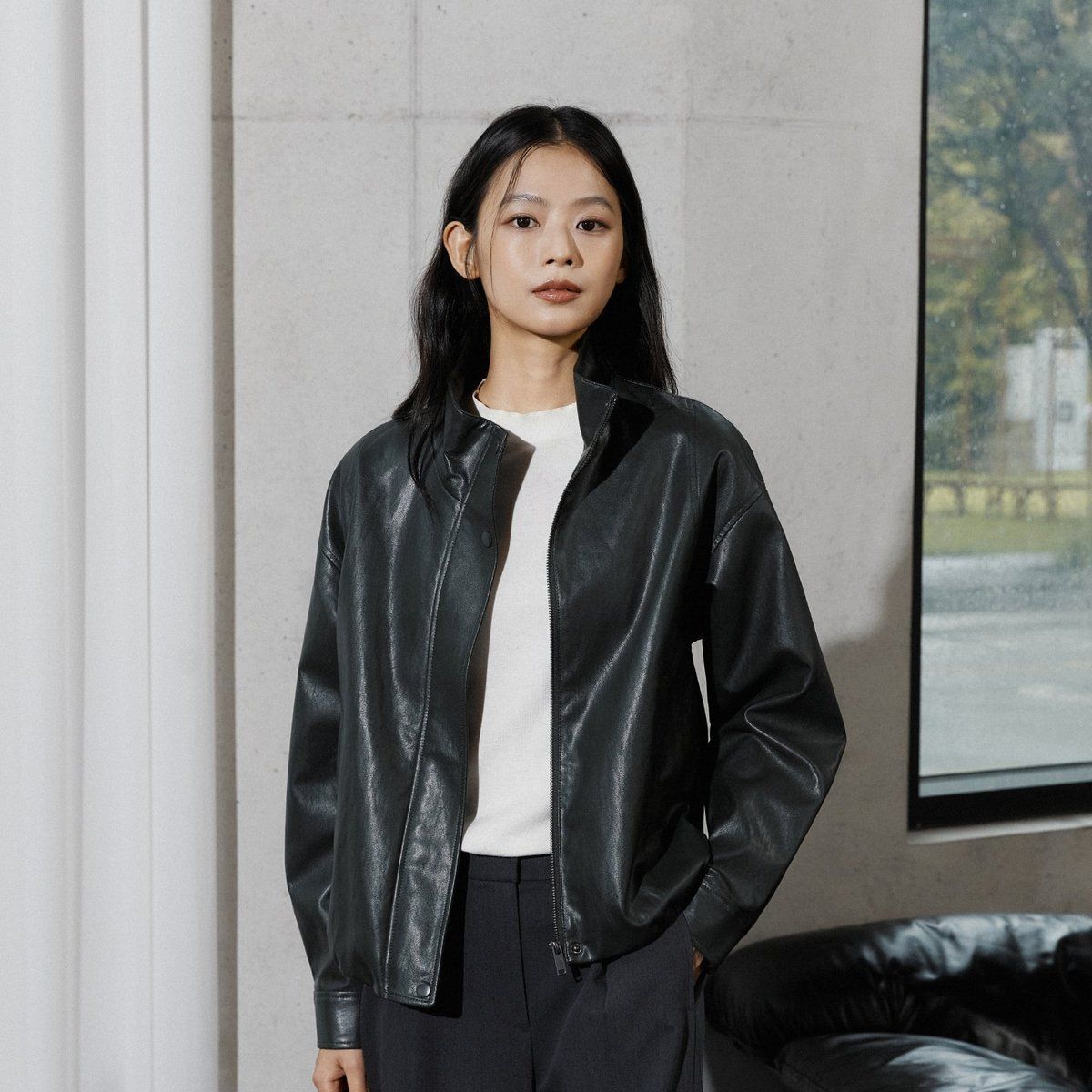 코어 어센틱 26FW 하이넥 FAUX 레더 블루종