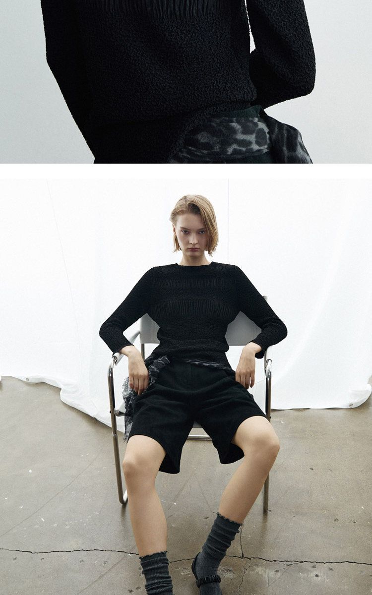 라플리 26FW 플로우 자수 블라우스
