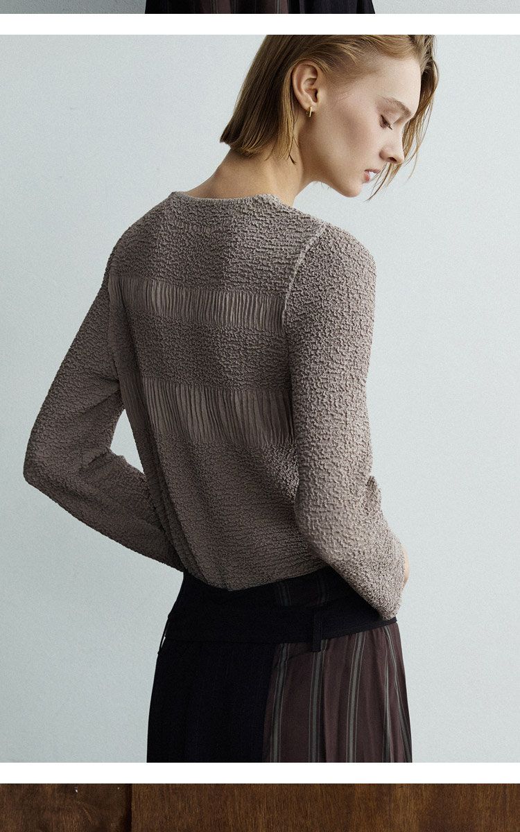 라플리 26FW 플로우 자수 블라우스